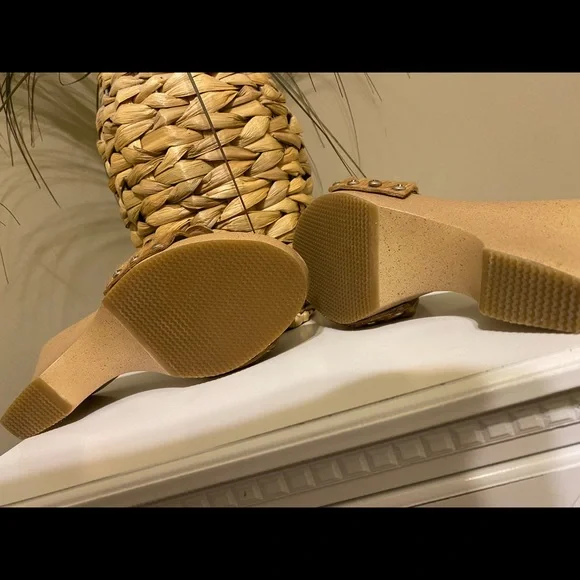 TWO LIPS Vintage Wooden Clogs - Picture 4 of 14